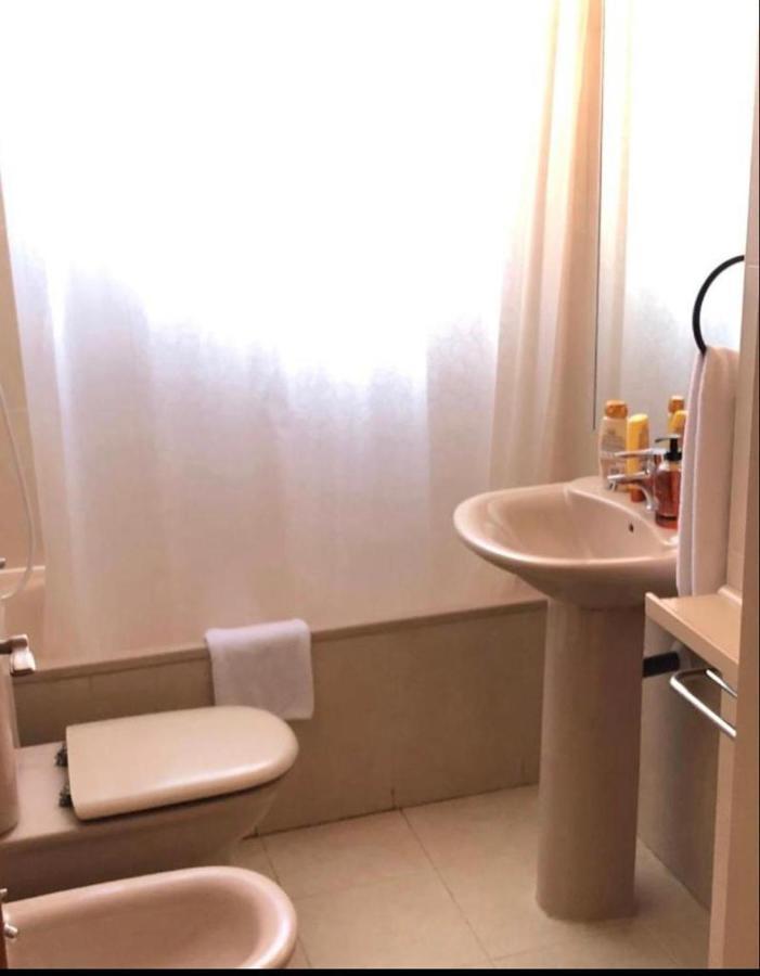 Suites Madrid Belfast 13 Ifema Airport Εξωτερικό φωτογραφία
