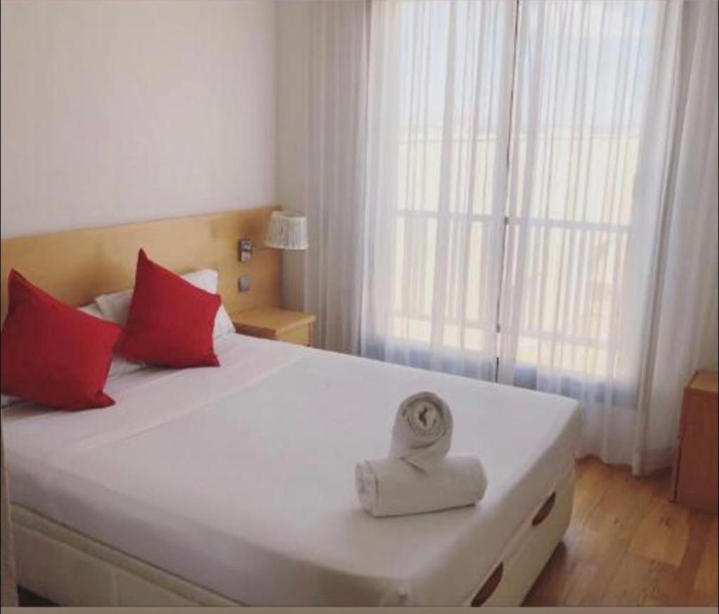 Suites Madrid Belfast 13 Ifema Airport Εξωτερικό φωτογραφία