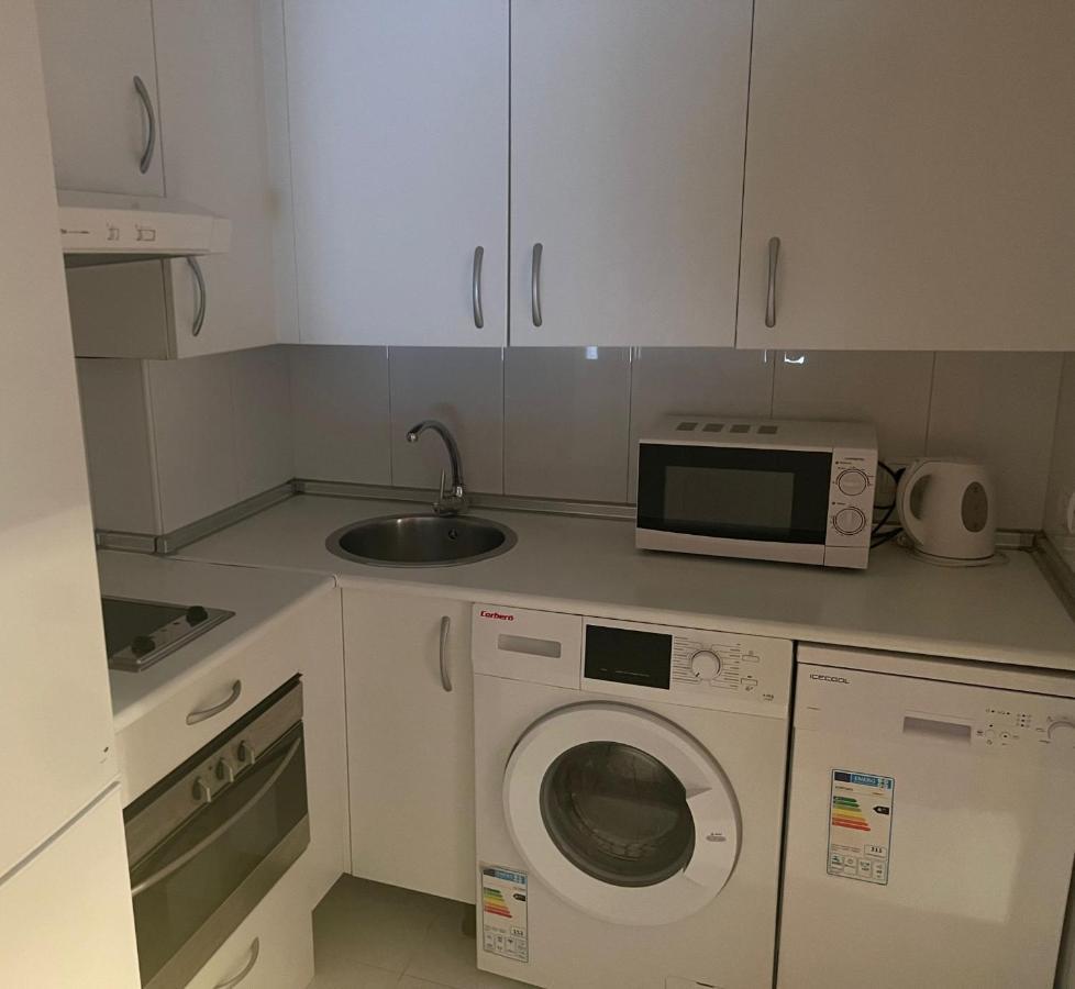 Suites Madrid Belfast 13 Ifema Airport Εξωτερικό φωτογραφία