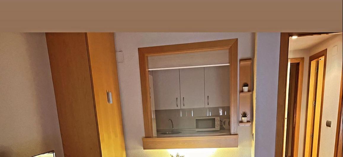 Suites Madrid Belfast 13 Ifema Airport Εξωτερικό φωτογραφία